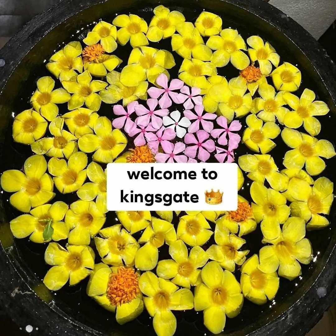 Kings Gate Airport Transit Hotel Katunayake 3*,